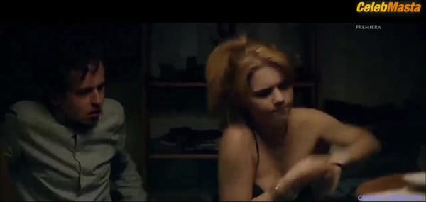 Michalina Olszanska Flaunts Boobs in Scene from The Son Of Snow Queen