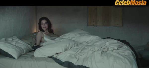 Miriam Leone's Bikini Scene in Il Testimone Invisibile