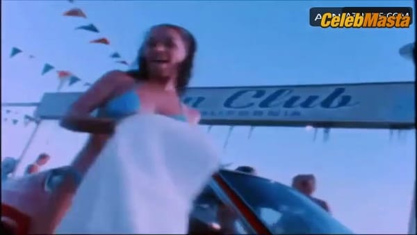 Eliza Dushku and Sarah Michelle Gellar's Bikini Scene in Bring It On