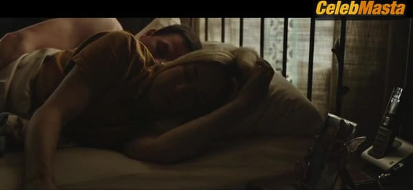Kate Hudson Bares Thong in Scene from Deepwater Horizon