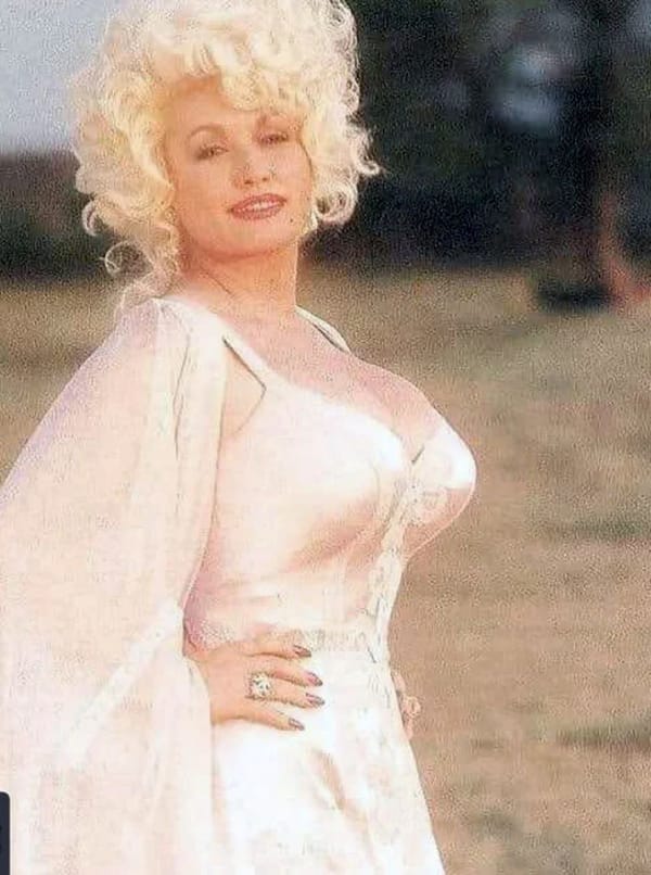 Hot Dress and Cleavage Boobs Pictures photo 20