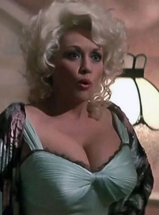Hot Dress and Cleavage Boobs Pictures photo 23