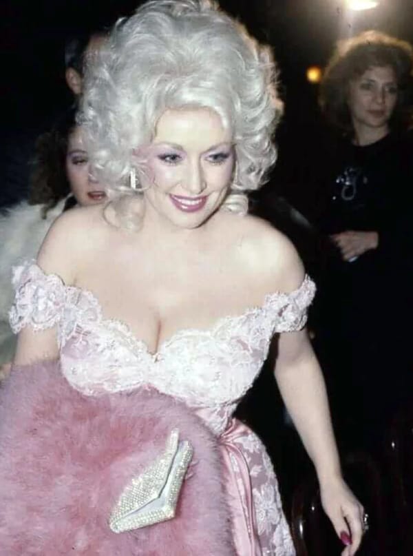 Hot Dress and Cleavage Boobs Pictures photo 27