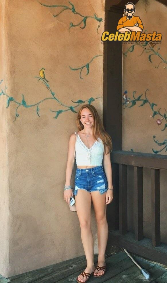 Holly Taylor Photo Set photo 3