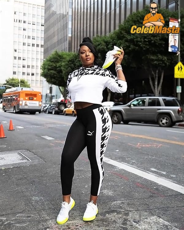 Hot Megan Thee Stallion Twerking Ass Photos & Video With Cardi B photo 21