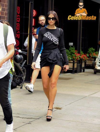 Dua Lipa Photo Gallery photo 31