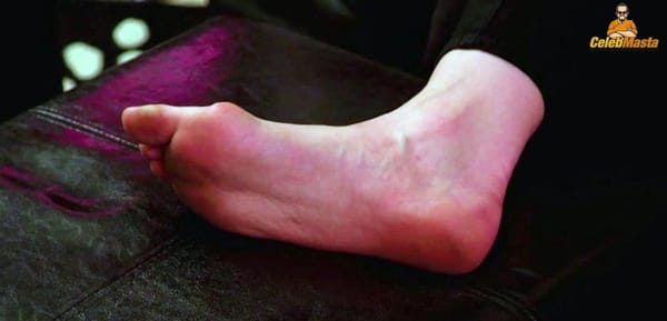 Nikki Glaser Feet & Legs Pictures photo 1