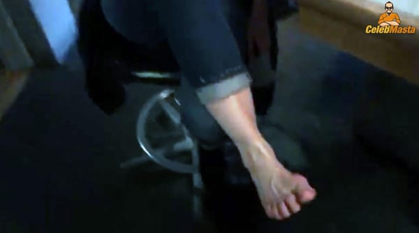 Nikki Glaser Feet & Legs Pictures photo 16