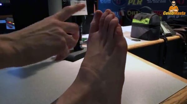 Nikki Glaser Feet & Legs Pictures photo 19