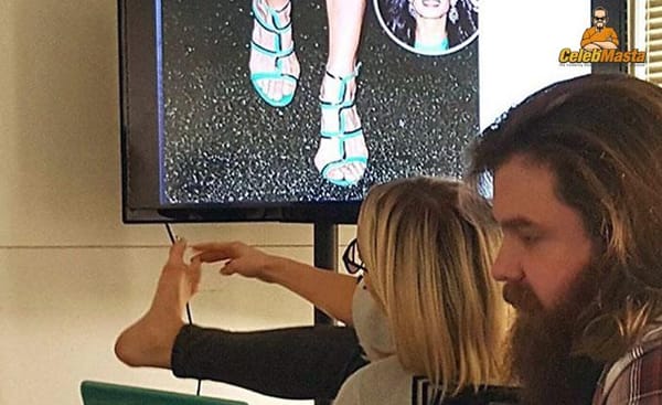 Nikki Glaser Feet & Legs Pictures photo 27