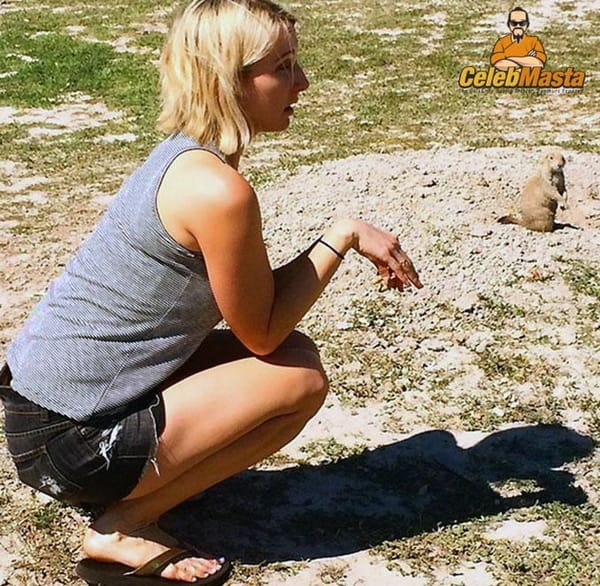 Nikki Glaser Feet & Legs Pictures photo 28