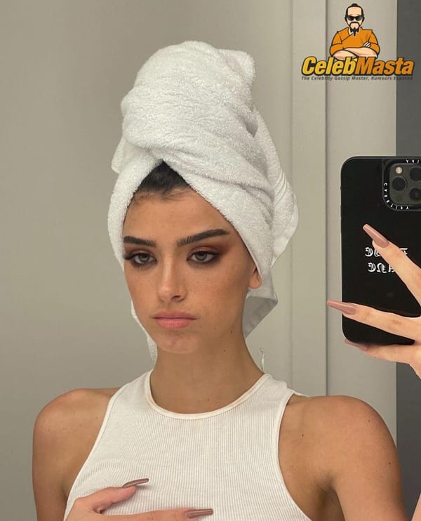 Dixie D’Amelio Tits & Ass Fake Selfie Photos photo 4
