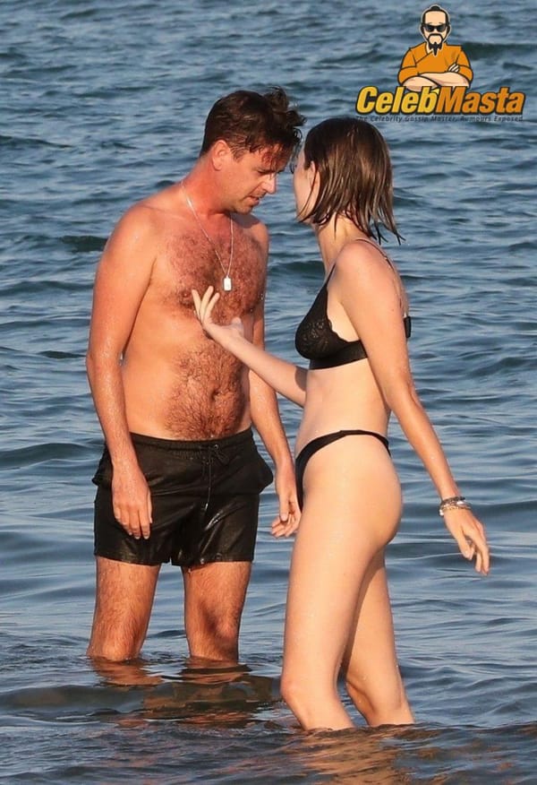 Tits and Ass Photos photo 6