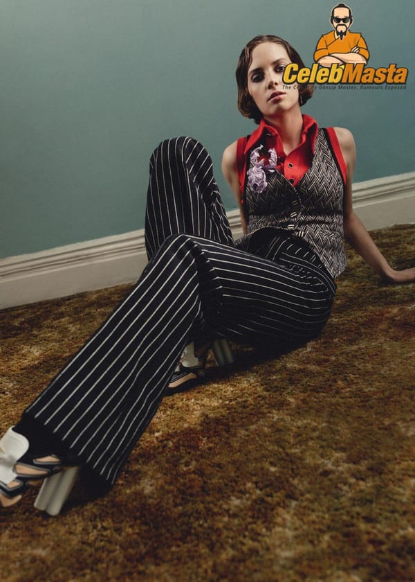 Maya Hawke See-Through Boobs Photos photo 3