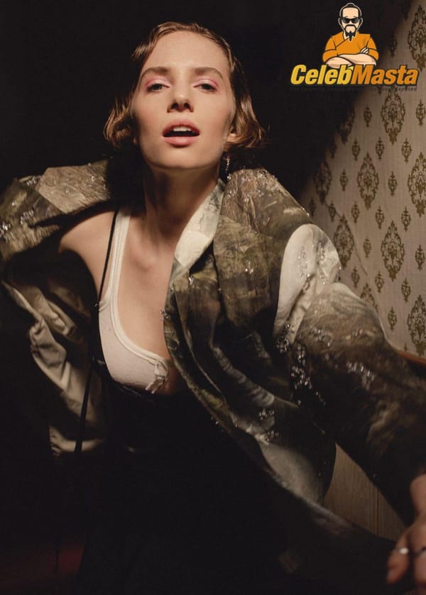 Maya Hawke See-Through Boobs Photos photo 9