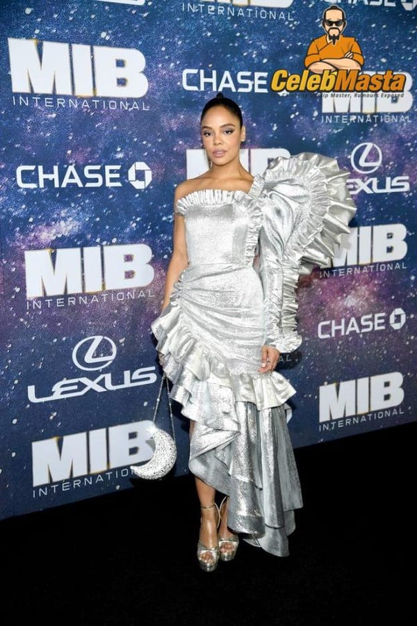 Gorgeous Tessa Thompson Red Carpet Dress Without Any Nipple-Slips Photos photo 5