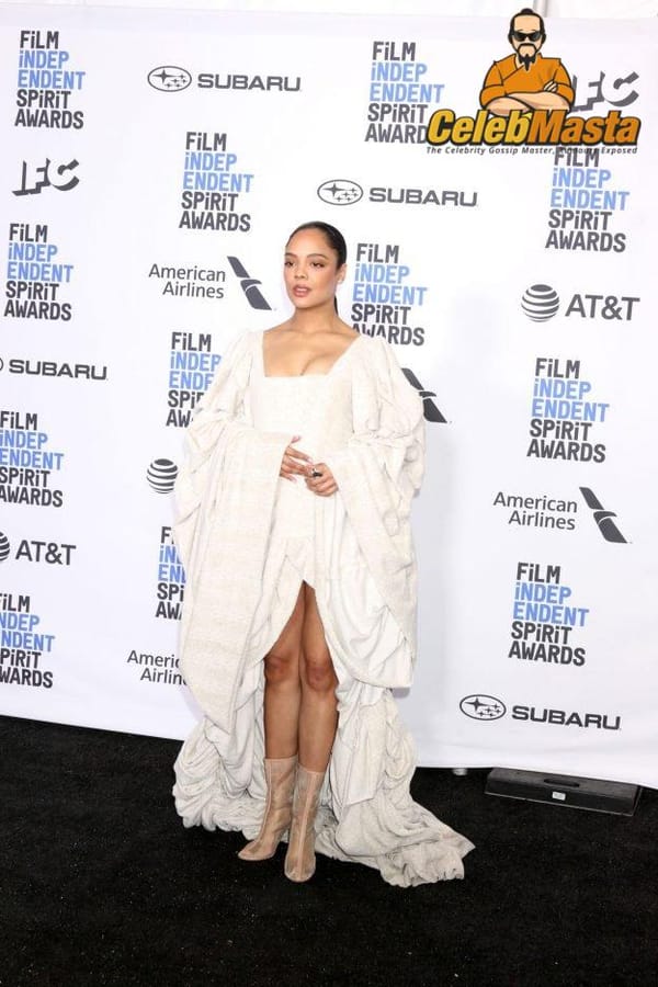 Gorgeous Tessa Thompson Red Carpet Dress Without Any Nipple-Slips Photos photo 9