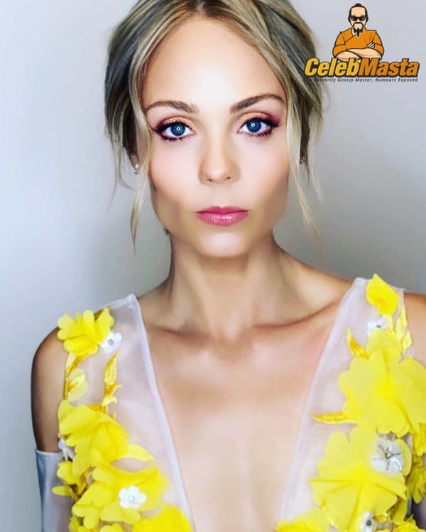 Cute Laura Vandervoort Selfies From Instagram photo 10