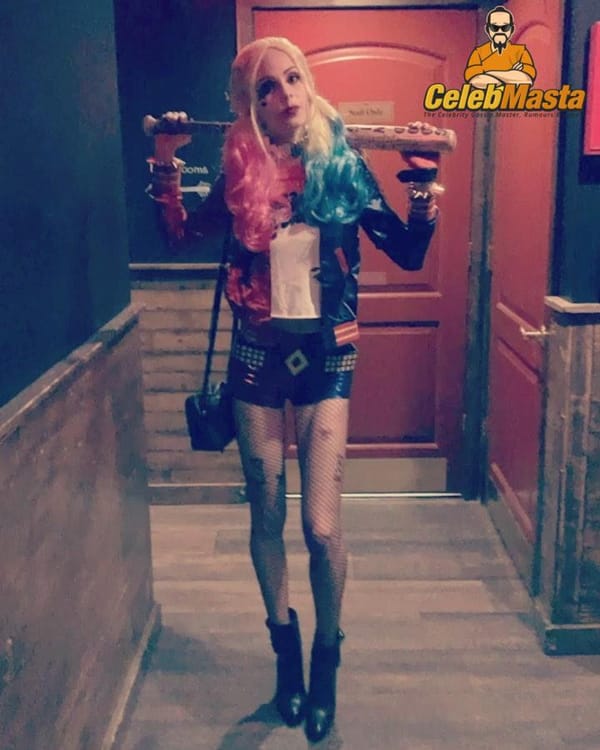 Cute Laura Vandervoort Selfies From Instagram photo 50
