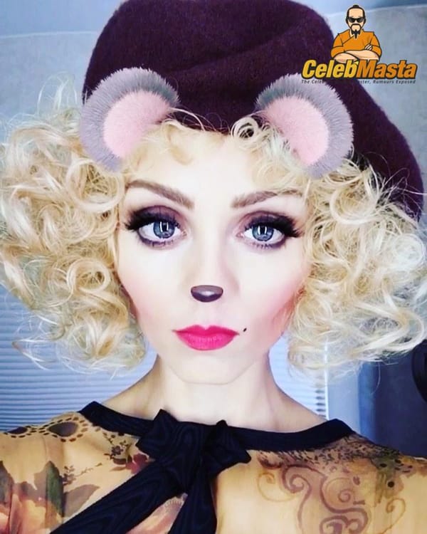 Cute Laura Vandervoort Selfies From Instagram photo 55