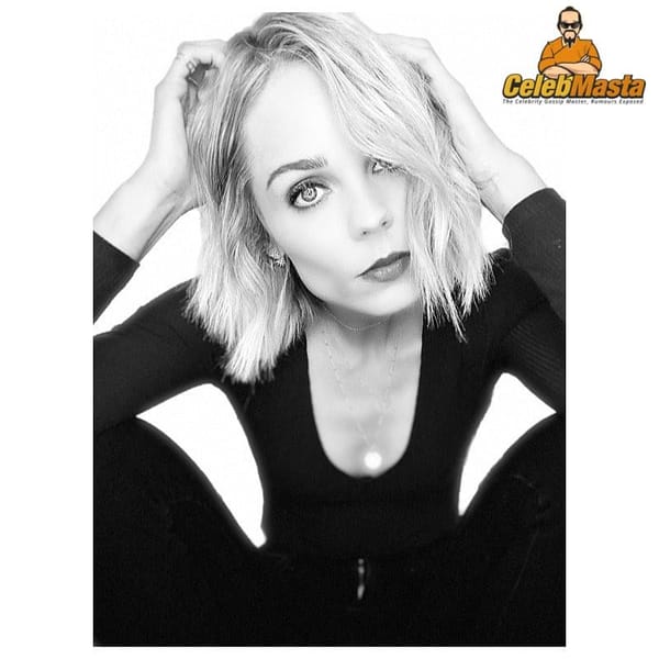 Cute Laura Vandervoort Selfies From Instagram photo 56
