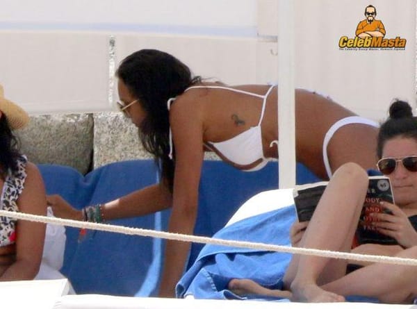 Stunning Lais Ribeiro Bikini Pictures photo 13