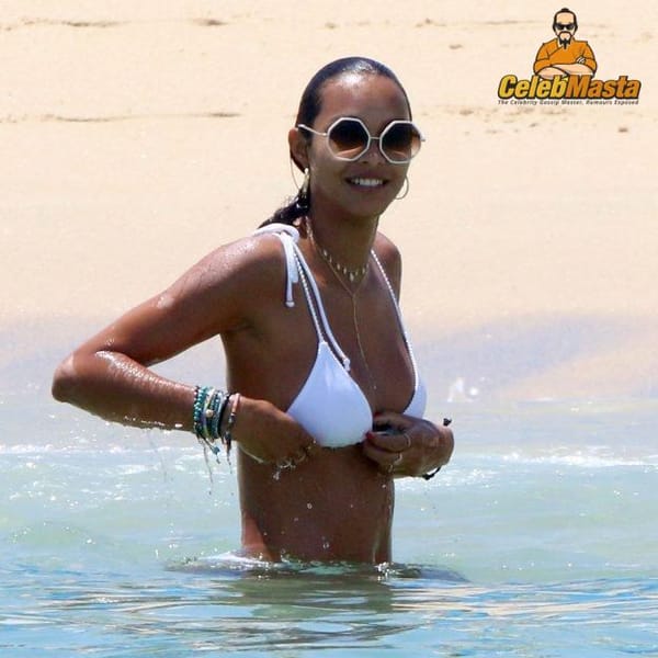 Stunning Lais Ribeiro Bikini Pictures photo 17