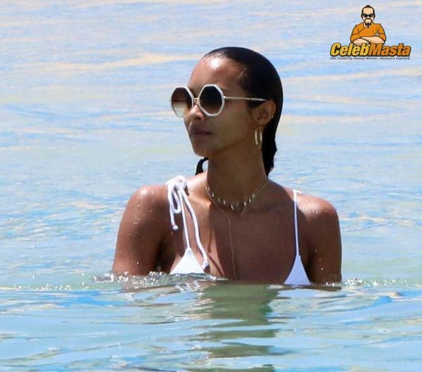 Stunning Lais Ribeiro Bikini Pictures photo 19