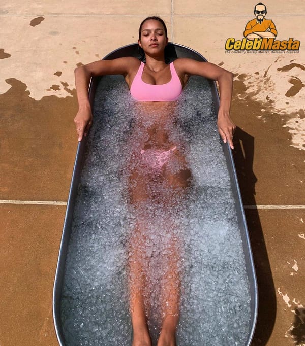 Cute Lais Ribeiro Selfies From Instagram photo 6