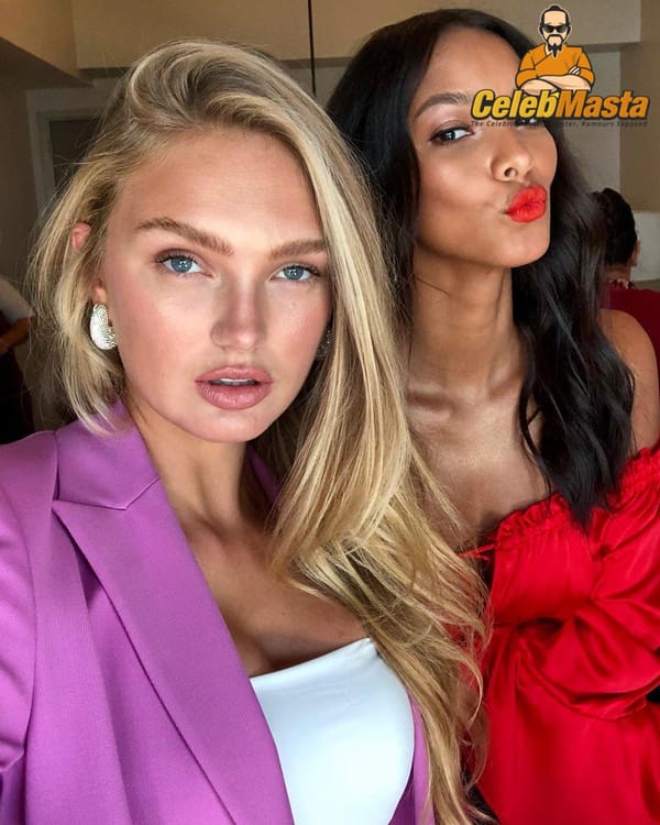 Cute Lais Ribeiro Selfies From Instagram photo 8