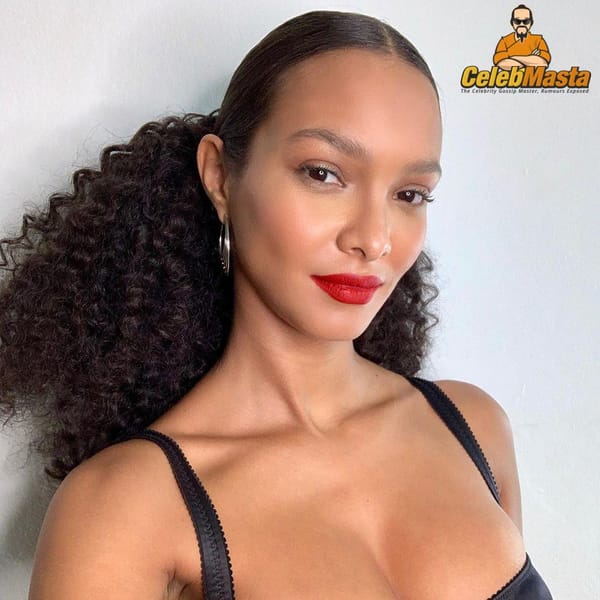 Cute Lais Ribeiro Selfies From Instagram photo 16