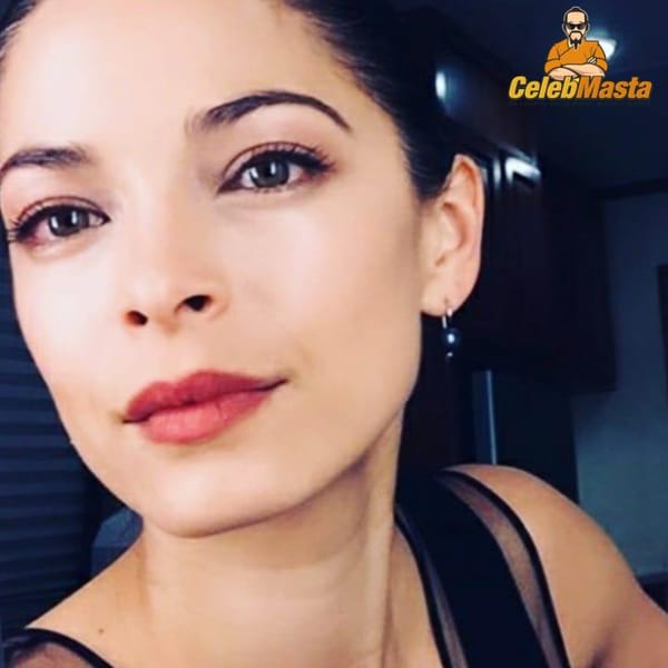 Kristin Kreuk Instagram Selfies photo 18