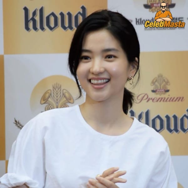 Cute Kim Tae-Ri Selfies From Instagram photo 13