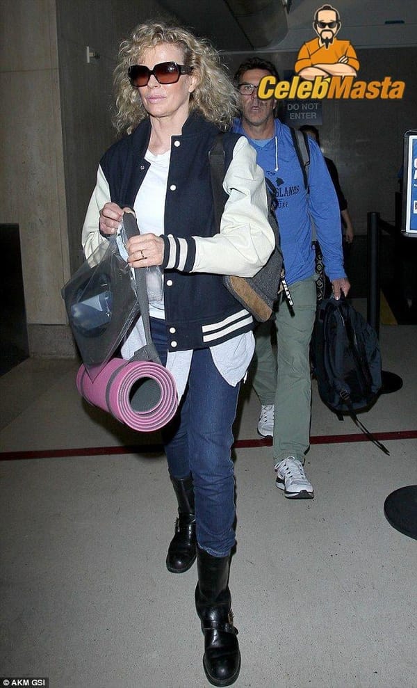 Cute Kim Basinger Paparazzi Sightings photo 4