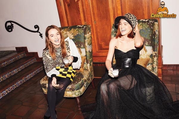 Beautiful Kaitlyn Dever Social Media Selfies photo 11