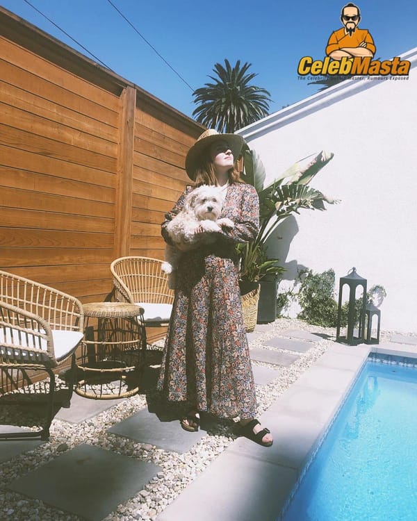 Beautiful Kaitlyn Dever Social Media Selfies photo 13
