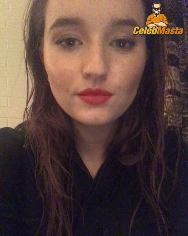 Beautiful Kaitlyn Dever Social Media Selfies photo 28