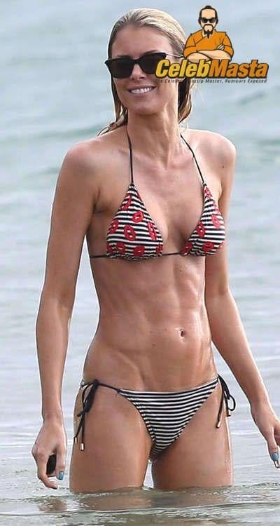 Julie Bowen Bikini Pics Surfaced photo 1