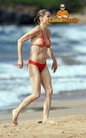 Julie Bowen Bikini Pics Surfaced photo 13