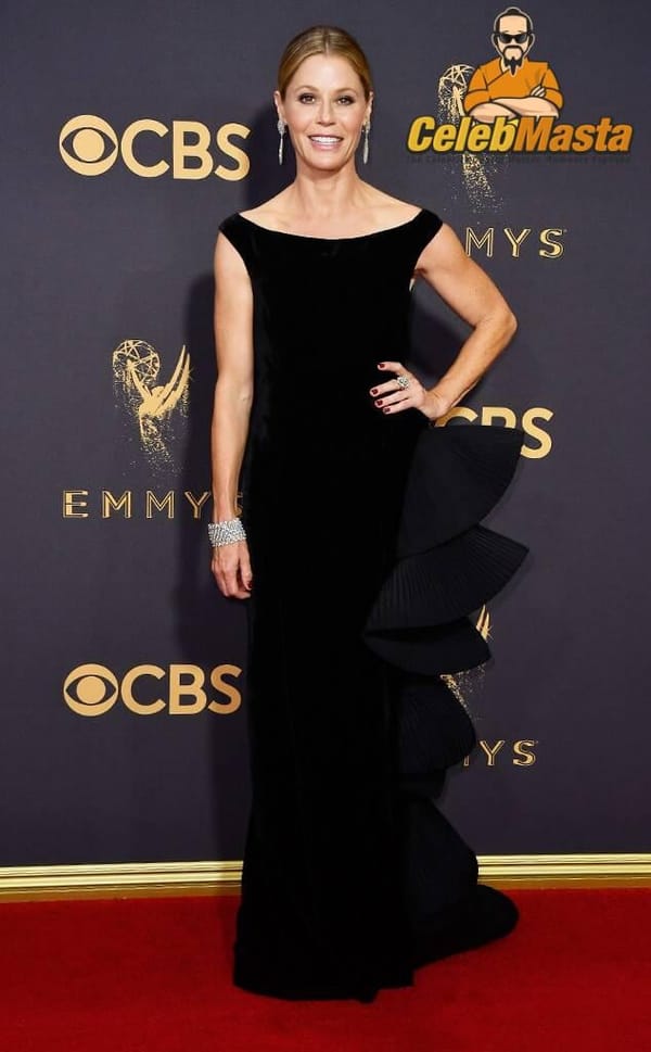Various Julie Bowen Red Carpet Sightings photo 5