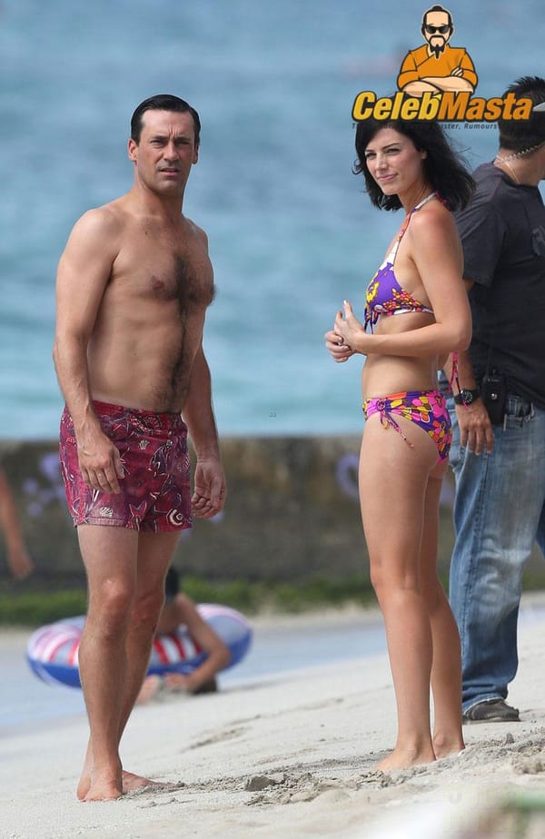 Jessica Pare Bikini Pictures Exposed photo 4