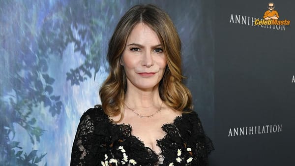 Various Jennifer Jason Leigh Red Carpet & Paparazzi Moments photo 5