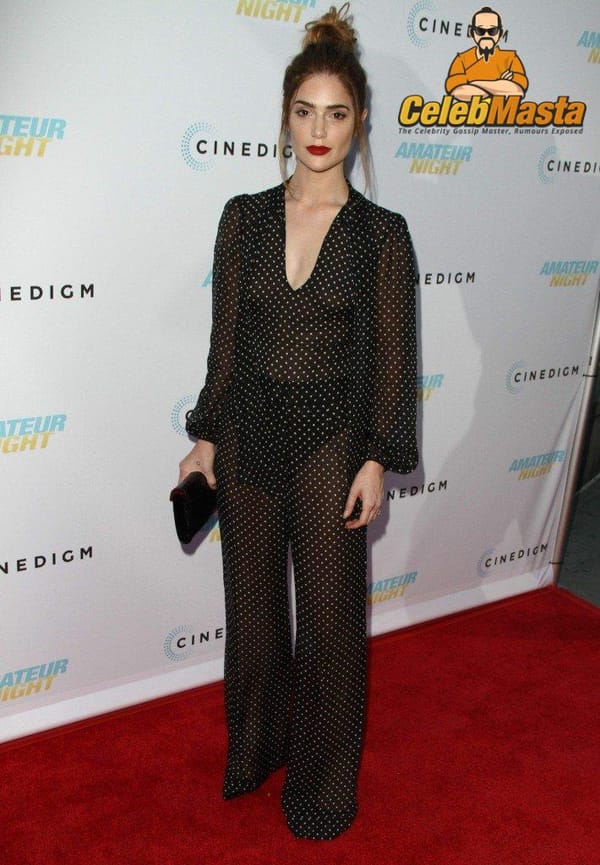 Janet Montgomery See Through & Nipples Photos photo 2
