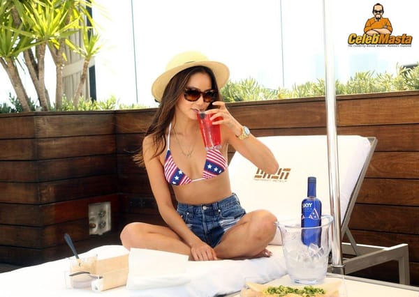 Hot Jamie Chung Cleavage & See Through Pics photo 16