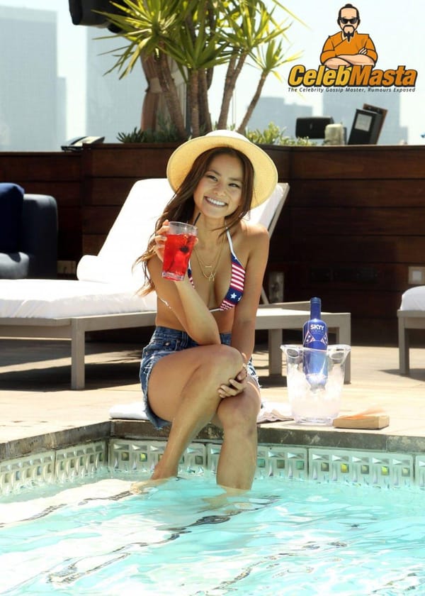 Hot Jamie Chung Cleavage & See Through Pics photo 17