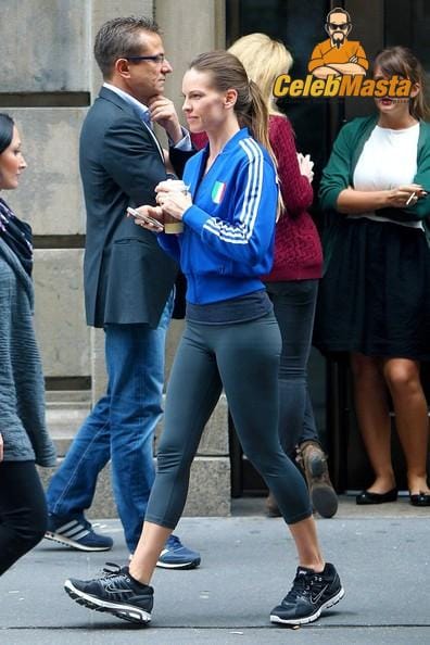 Hilary Swank Ass & Legs Paparazzi Pictures photo 6