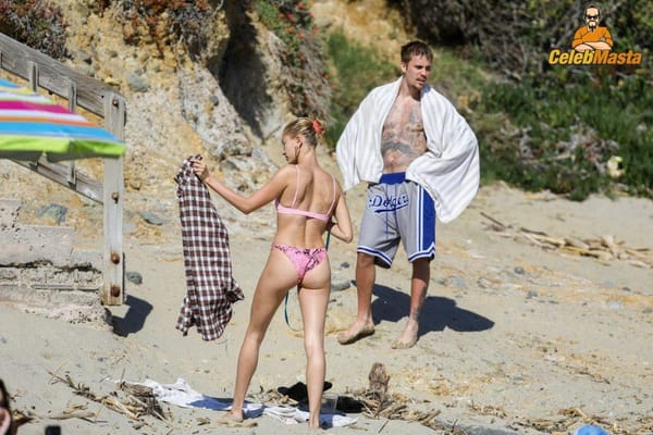 Hailey Baldwin Ass in Bikini Vacation Pictures Surfaced photo 18