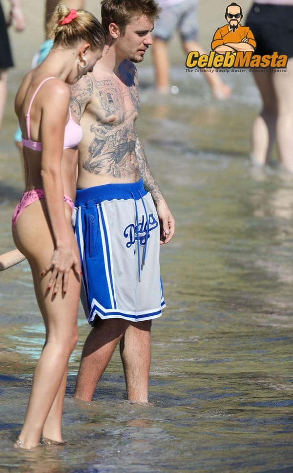 Hailey Baldwin Ass in Bikini Vacation Pictures Surfaced photo 21