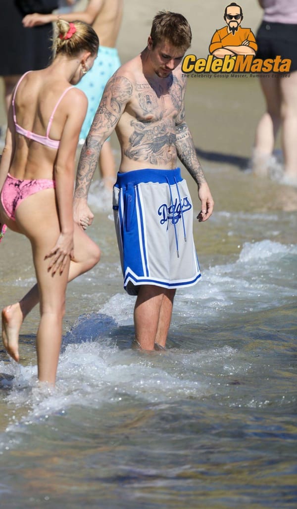 Hailey Baldwin Ass in Bikini Vacation Pictures Surfaced photo 38