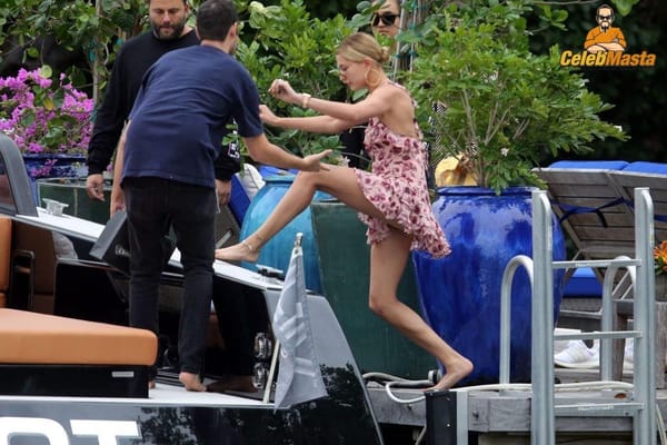 Paparazzi Hailey Baldwin Up-Skirt Pics photo 6